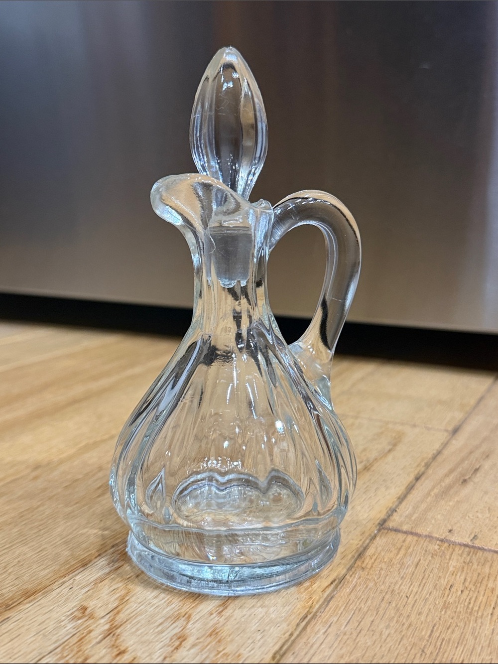 Vintage Clear Glass Cruet Bottle with Stopper - Elegant Home Dining Accent